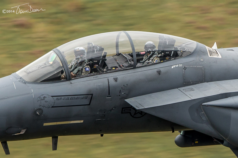 Illustration for article titled Amazing close-up photos capture war planes and birds' majesty in motion